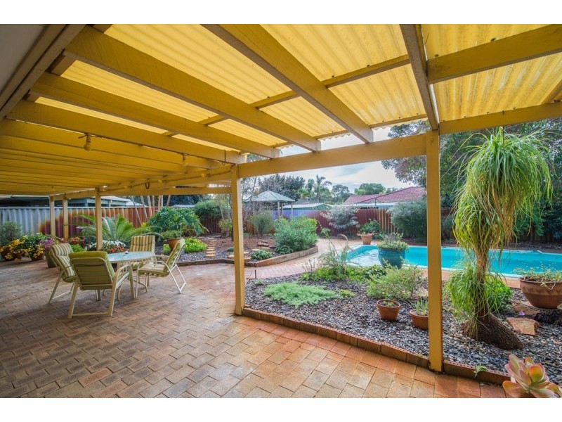 11 Discovery Drive, Thornlie WA 6108