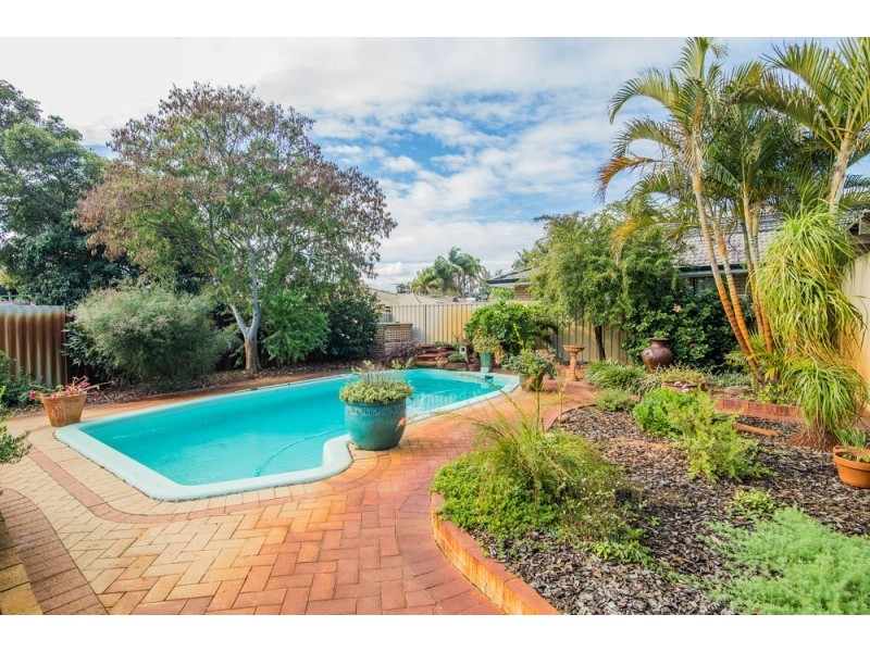 11 Discovery Drive, Thornlie WA 6108