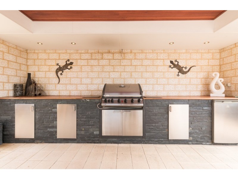 15 Granby Road, Secret Harbour WA 6173