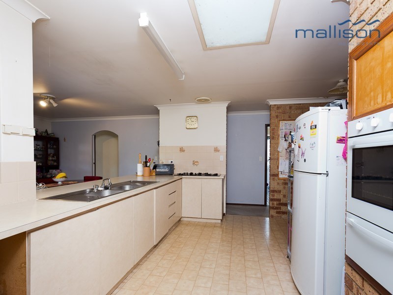 39 Laughton Way, Leeming WA 6149