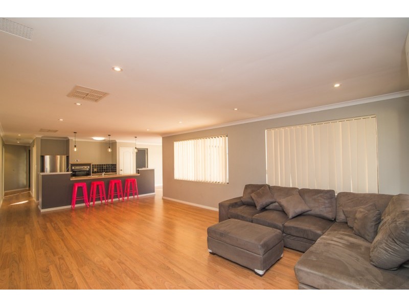 30 Buttercup Crescent, High Wycombe WA 6057