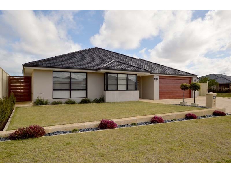 12 Dainfern Loop, Madeley WA 6065