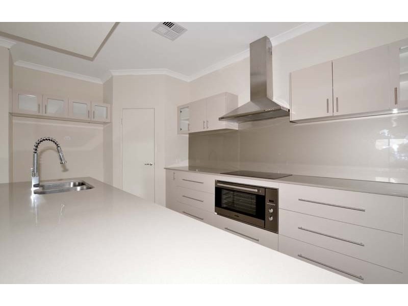 12 Dainfern Loop, Madeley WA 6065