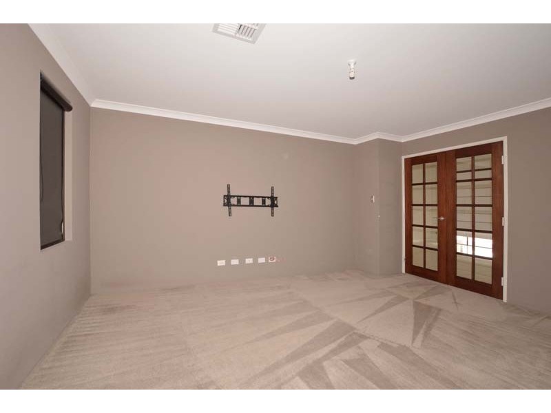 12 Dainfern Loop, Madeley WA 6065