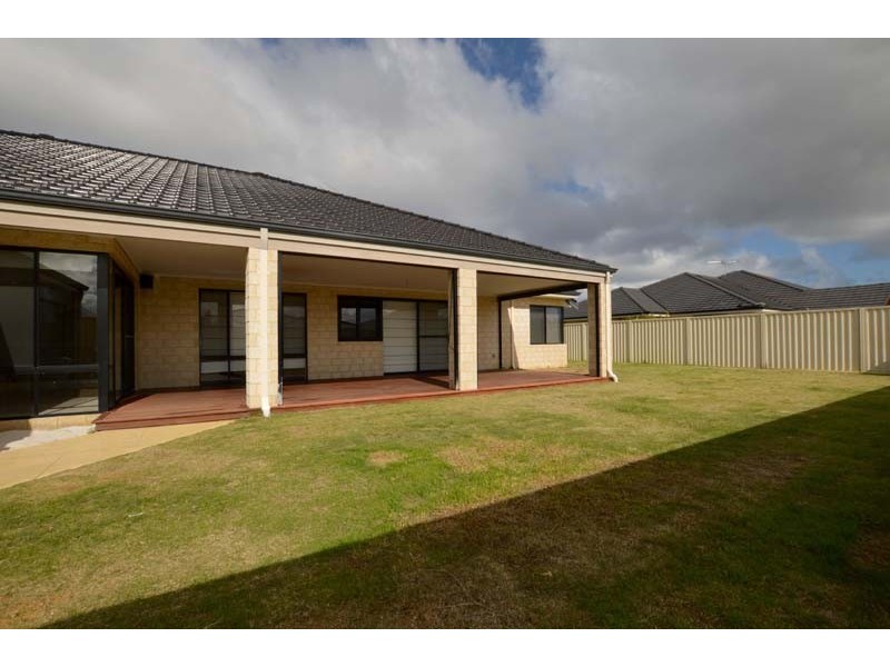 12 Dainfern Loop, Madeley WA 6065