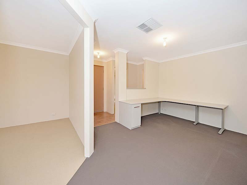 20 Elliot Place, Thornlie WA 6108