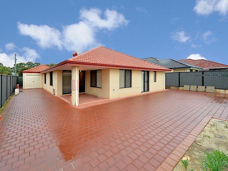 20 Elliot Place, Thornlie WA 6108