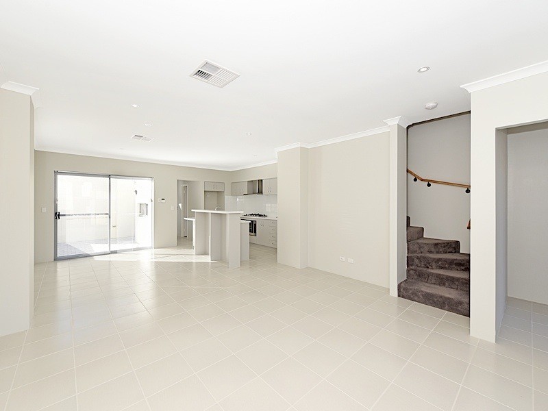 6 Affable Way, Atwell WA 6164