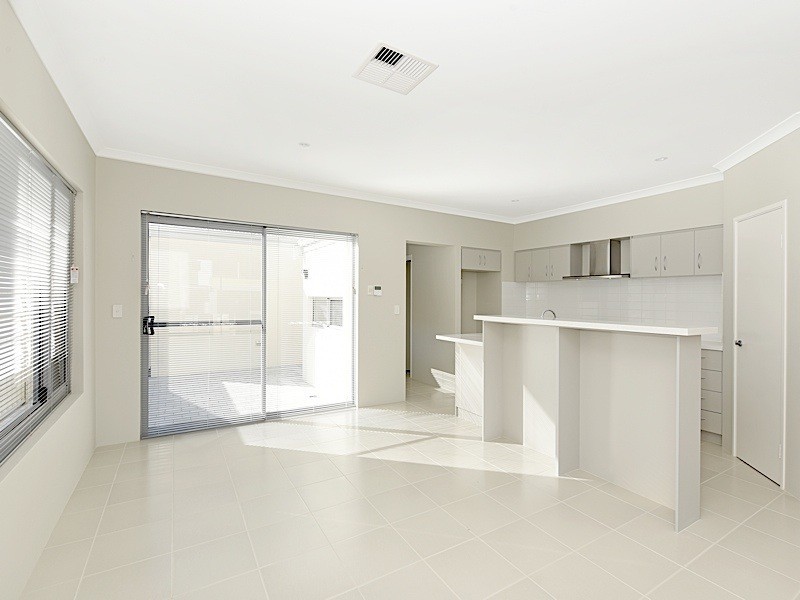 6 Affable Way, Atwell WA 6164