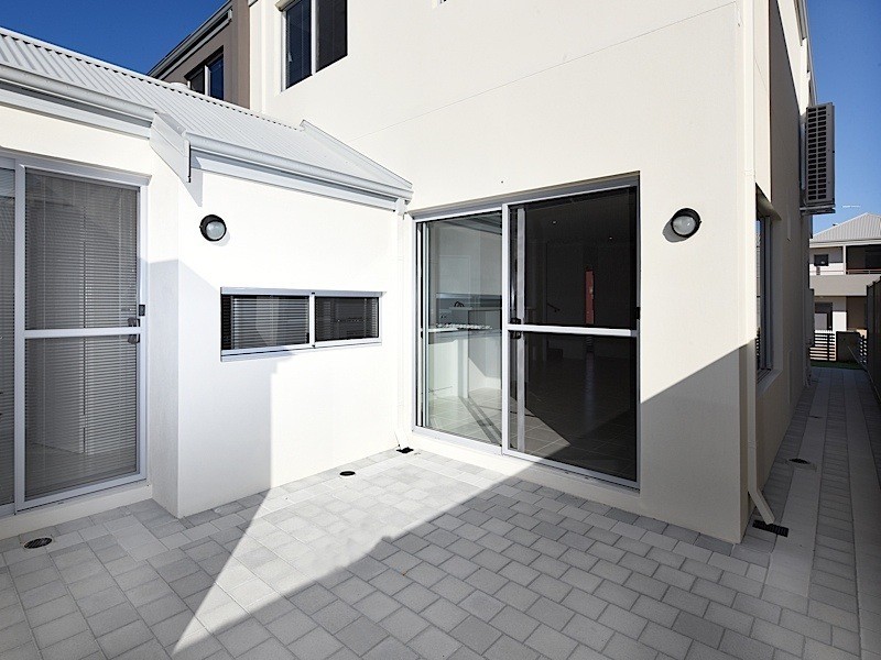 6 Affable Way, Atwell WA 6164