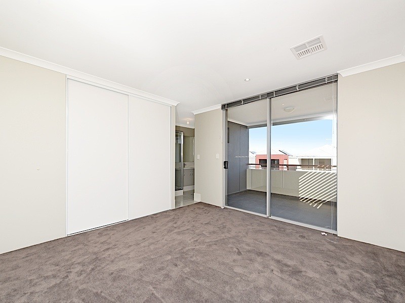 6 Affable Way, Atwell WA 6164