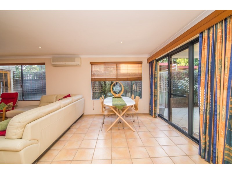 1 Palm Place, Wilson WA 6107