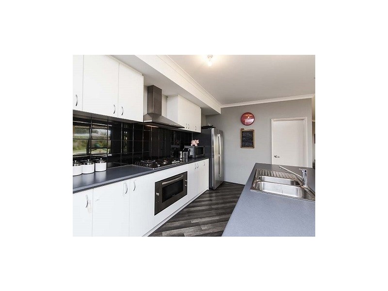 9 Bailey Way, Bertram WA 6167