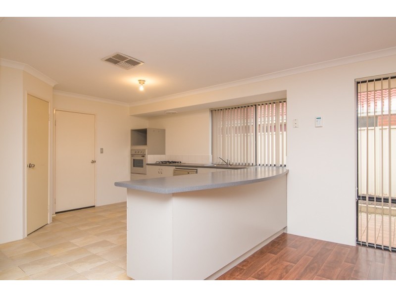 16 Mica Mews, Wattle Grove WA 6107