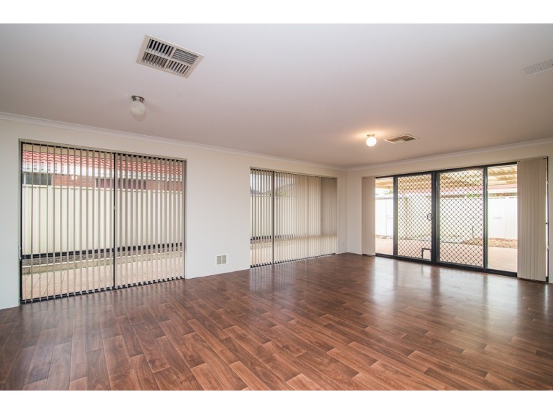 16 Mica Mews, Wattle Grove WA 6107