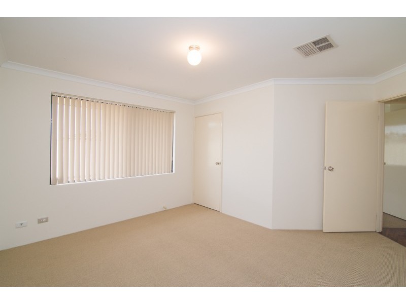 16 Mica Mews, Wattle Grove WA 6107