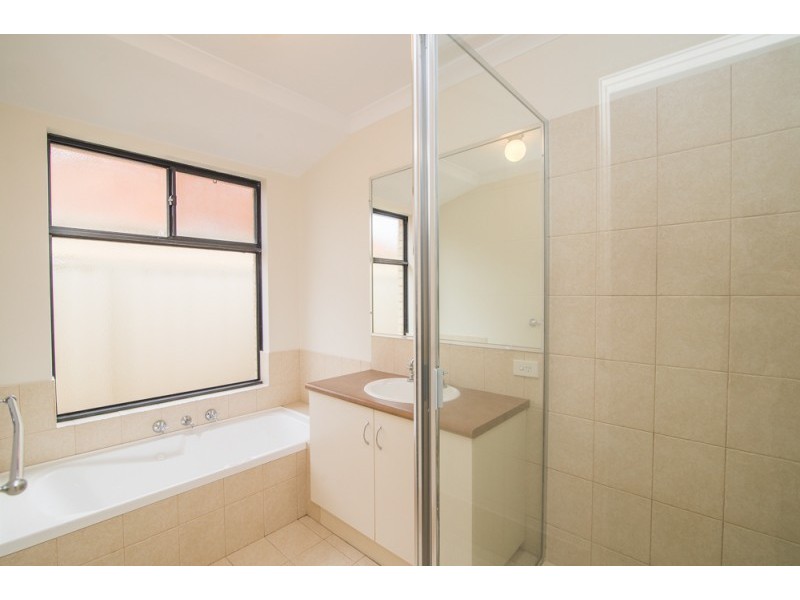 16 Mica Mews, Wattle Grove WA 6107