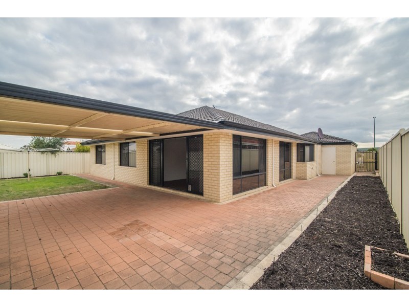 16 Mica Mews, Wattle Grove WA 6107