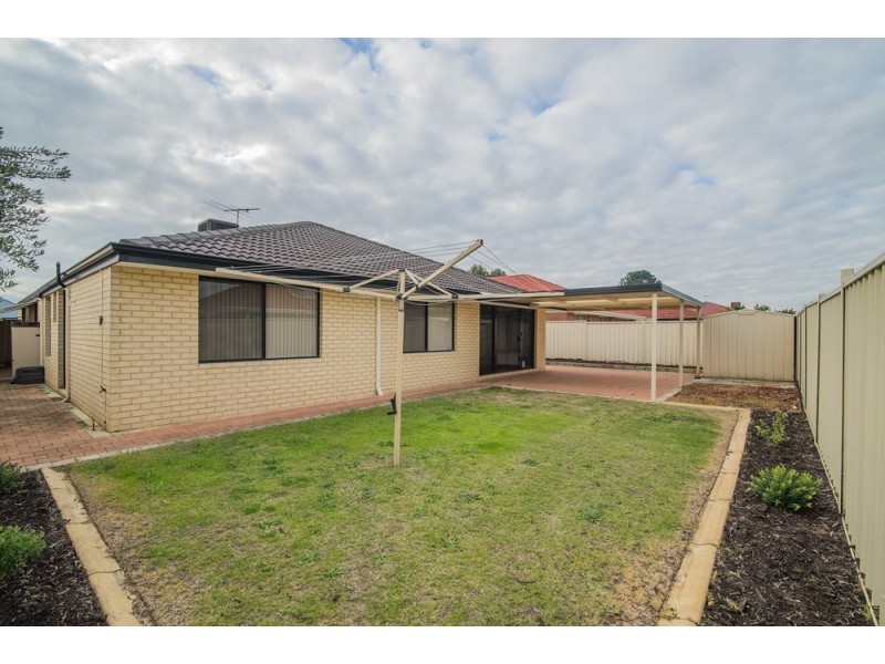 16 Mica Mews, Wattle Grove WA 6107