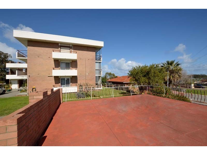 11/8 Fortini Court, Hamilton Hill WA 6163