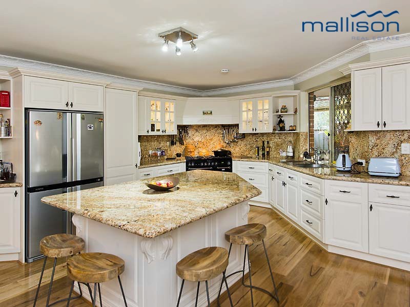 61 Fairfield Gardens, Canning Vale WA 6155