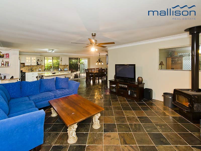 61 Fairfield Gardens, Canning Vale WA 6155