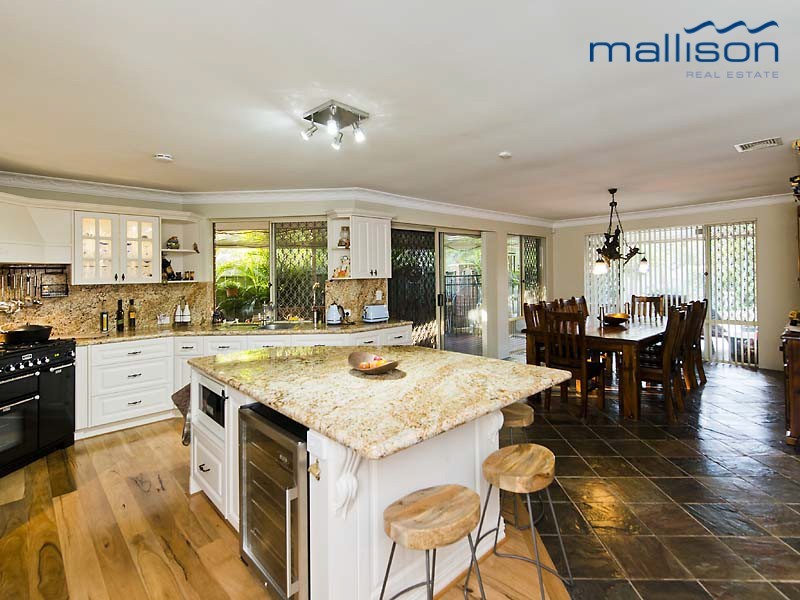 61 Fairfield Gardens, Canning Vale WA 6155