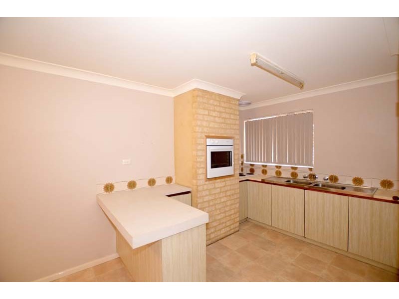 A/22 Chevalier Way, Thornlie WA 6108