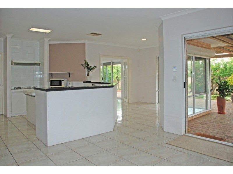 21 Stanley Grove, Winthrop WA 6150