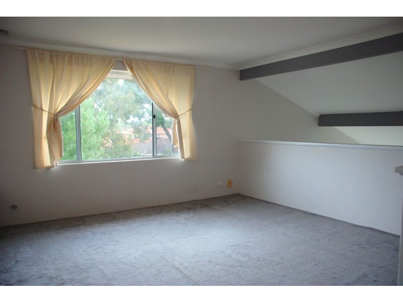 21 Stanley Grove, Winthrop WA 6150