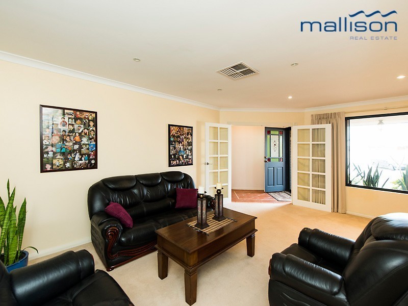 16 Kew Way, Success WA 6164