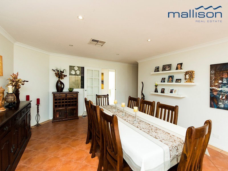 16 Kew Way, Success WA 6164
