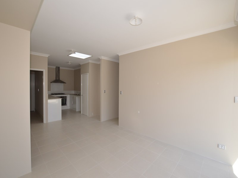 1/32 Gicha Close, Munster WA 6166