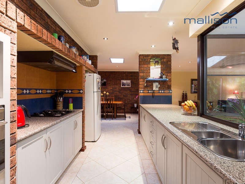 22 Scouler Way, Bateman WA 6150