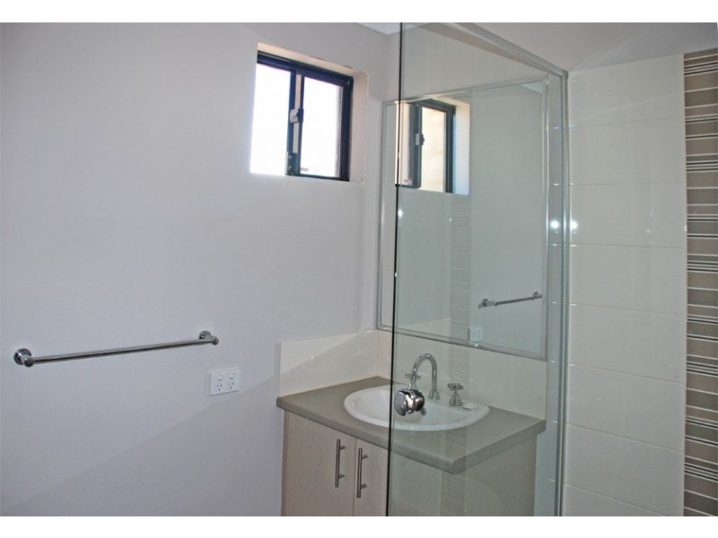 5 Kupu Gate, Success WA 6164