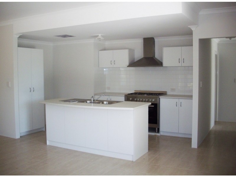 2 Tavistock Crescent, Lynwood WA 6147