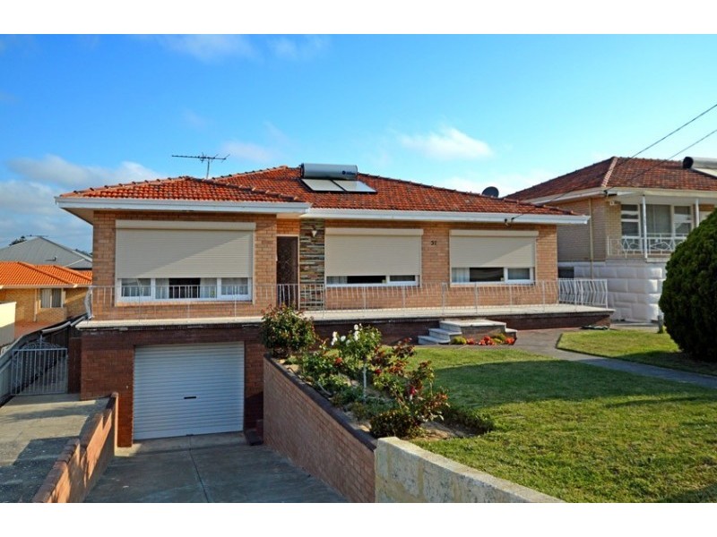 37 Simper Crescent, White Gum Valley WA 6162