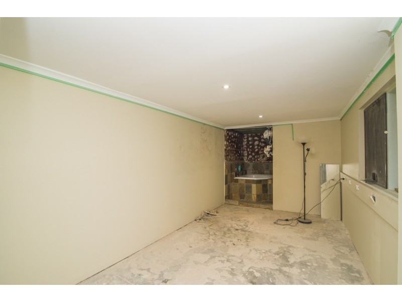 114 Salter Road, Mount Nasura WA 6112