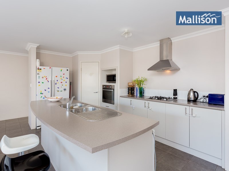 18 Bluebush Avenue, Beeliar WA 6164
