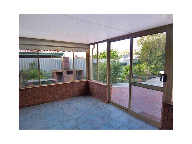 27 Duff Road, Riverton WA 6148