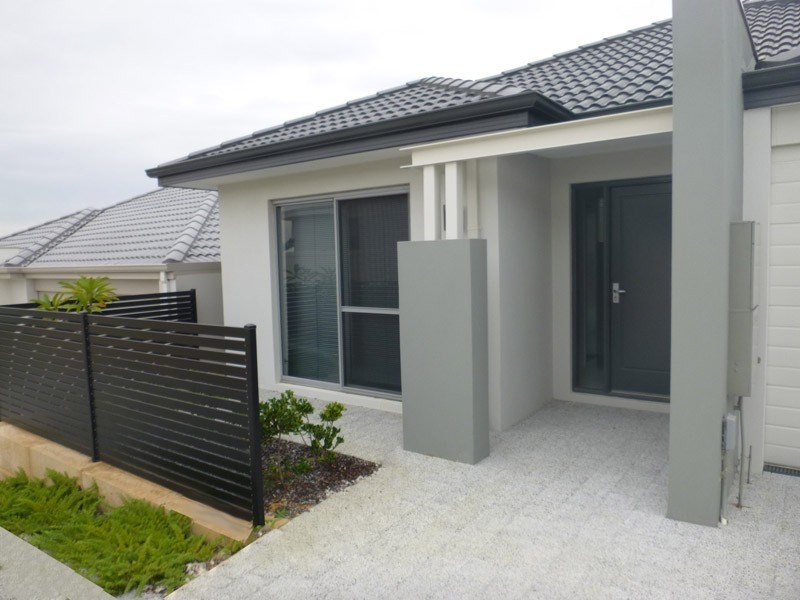 4/9 Desertpea Road, Beeliar WA 6164