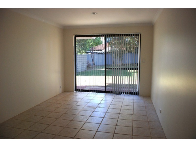 17 Constitution Gardens, Bibra Lake WA 6163