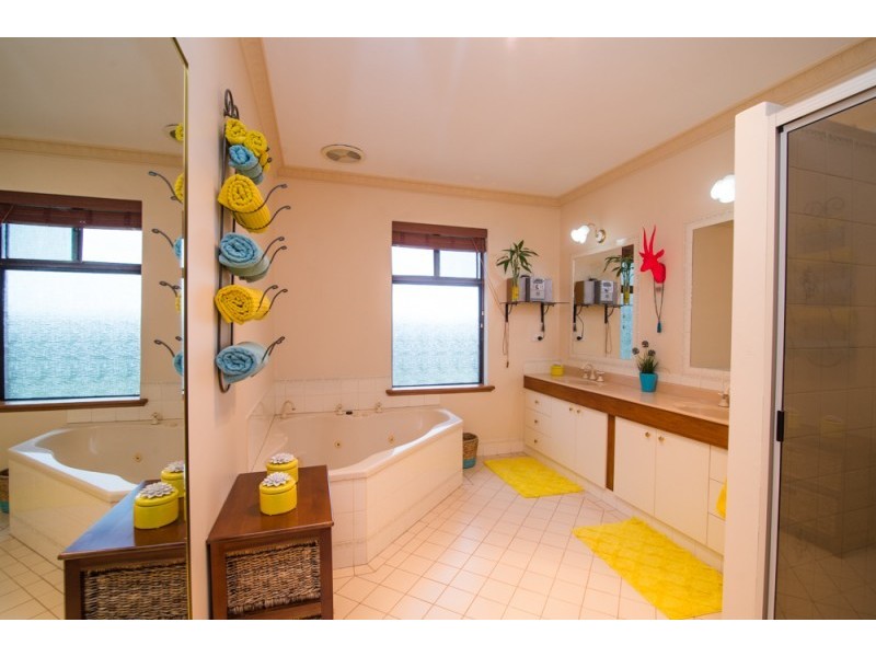 981 Anketell Road, Oakford WA 6121