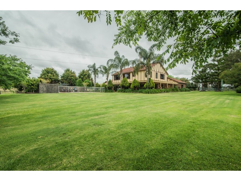 981 Anketell Road, Oakford WA 6121