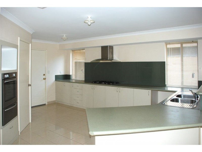 413 Wentworth Parade, Success WA 6164