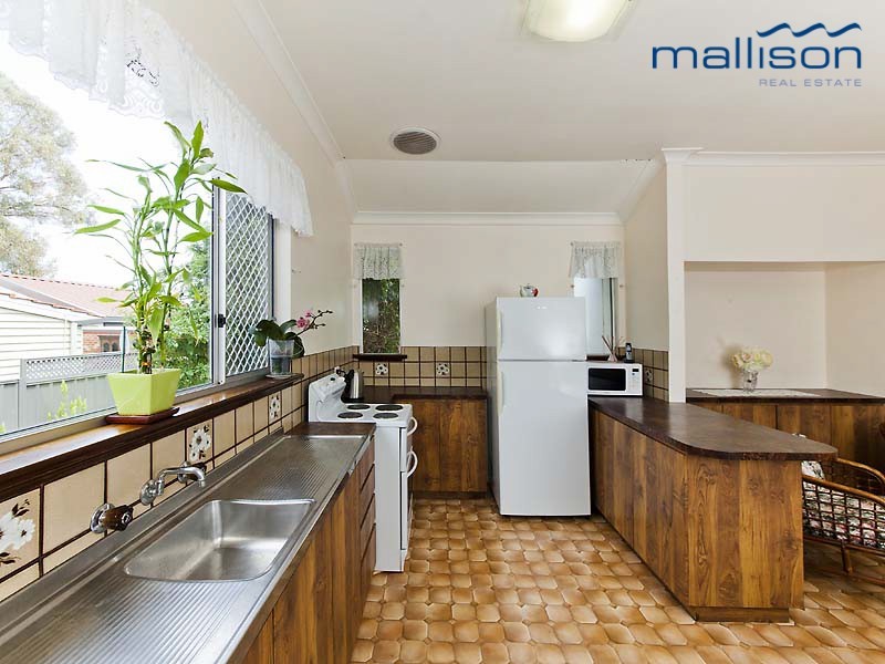 48 Nicholas Crescent, Hilton WA 6163