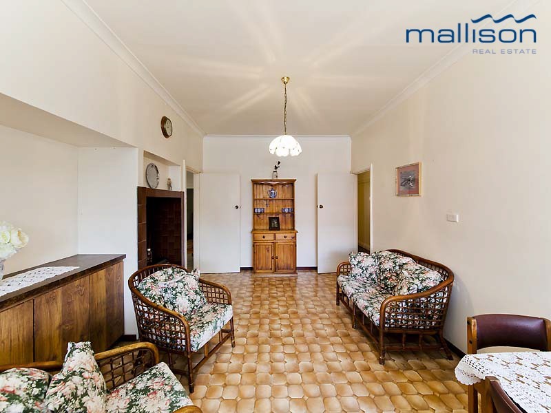 48 Nicholas Crescent, Hilton WA 6163