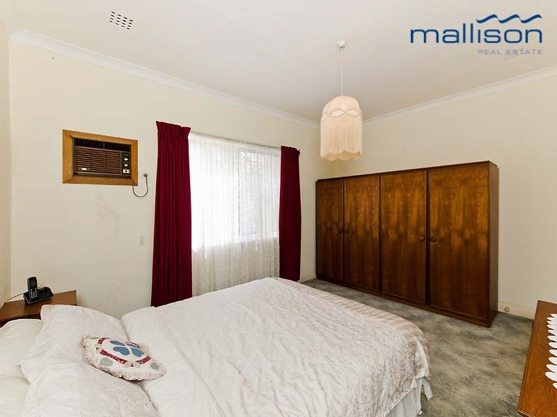 48 Nicholas Crescent, Hilton WA 6163