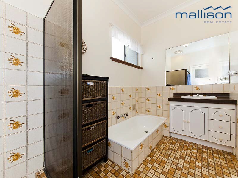 48 Nicholas Crescent, Hilton WA 6163