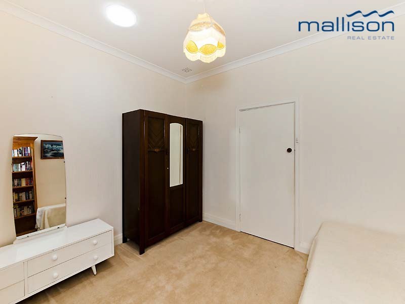 48 Nicholas Crescent, Hilton WA 6163